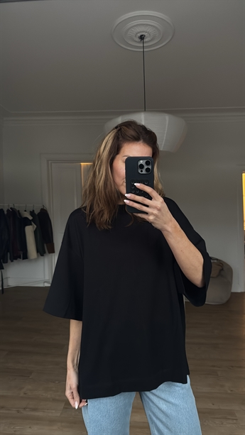 Oversized dropped tee, black