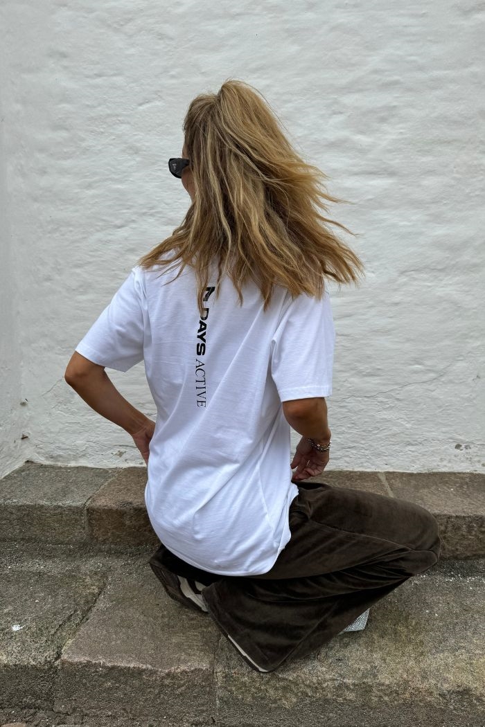 7 Days Active, Organic Regular logo Tee, Brilliant white